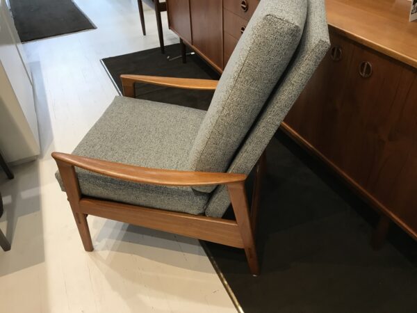 Genuine Parker RECLINER armchair PAIR available
