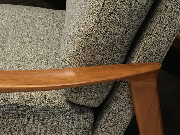 Genuine Parker RECLINER armchair PAIR available - Image 3