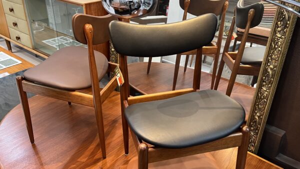PARKER 107 Spade Back Chairs