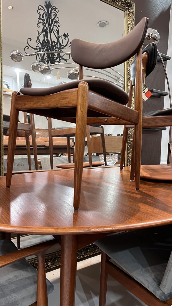 PARKER 107 Spade Back Chairs - Image 2