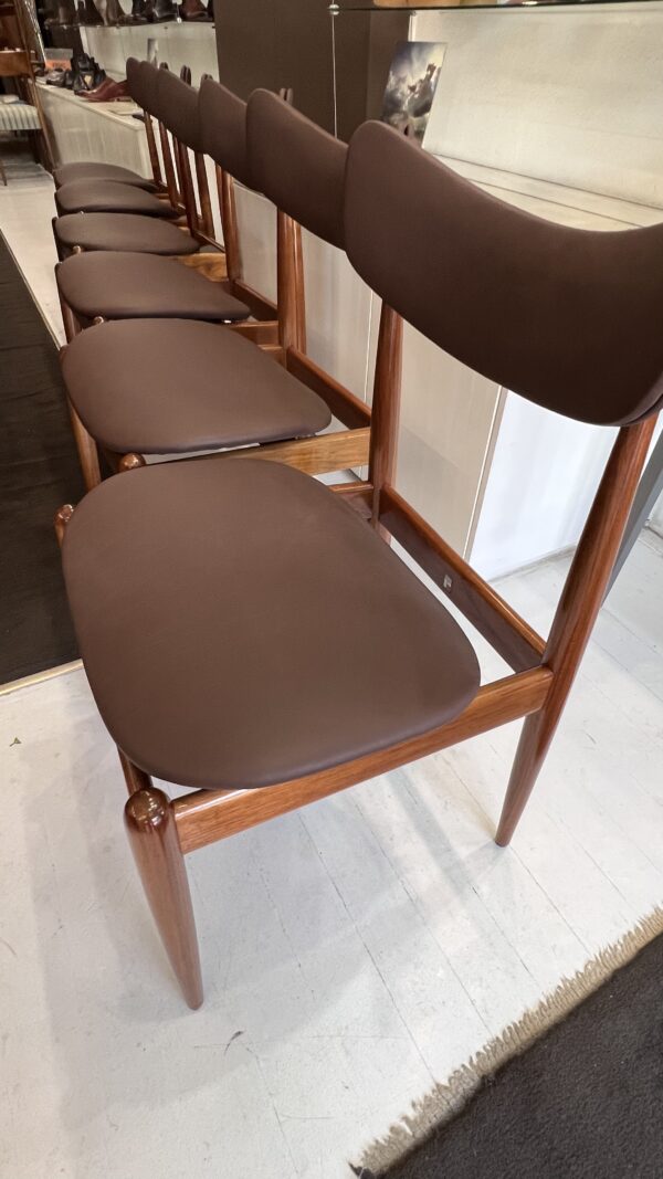PARKER 107 Spade Back Chairs - Image 4