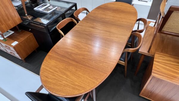 Parker Largest Extendable Dining Table - Image 5
