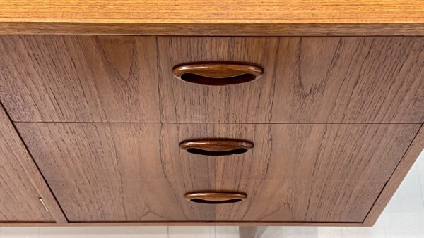 Small Chiswell Sideboard - Image 2