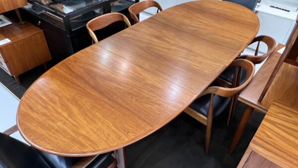 Parker Largest Extendable Dining Table - Image 2