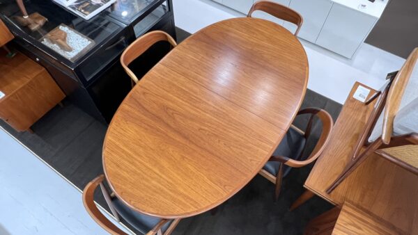 Parker Largest Extendable Dining Table - Image 4