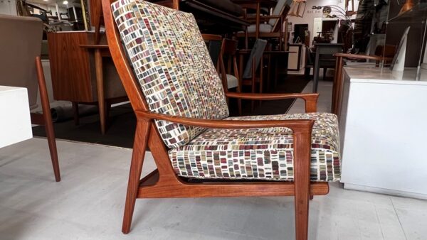 PARKER High-Back Armchair
