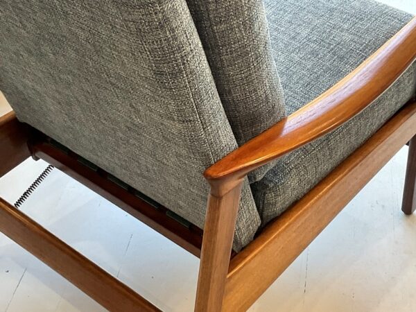 Genuine Parker RECLINER armchair - Image 5