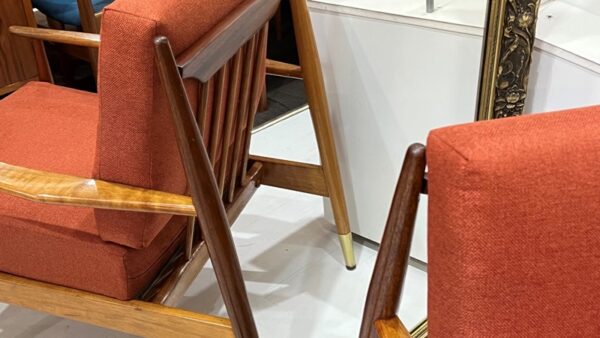 Beautiful Mid-Century Armchair *Pair available* - Image 3