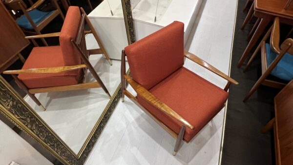 Beautiful Mid-Century Armchair *Pair available* - Image 4