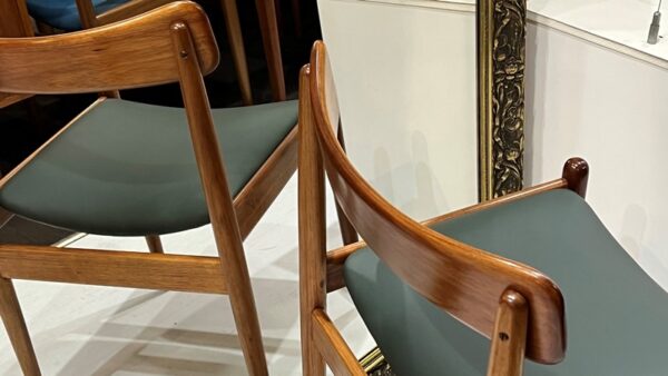PARKER NORDIC Chairs (6 including 2 Carvers) - Image 4