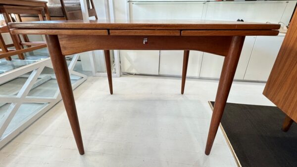 Parker Square Extendable Dining Table - Image 5