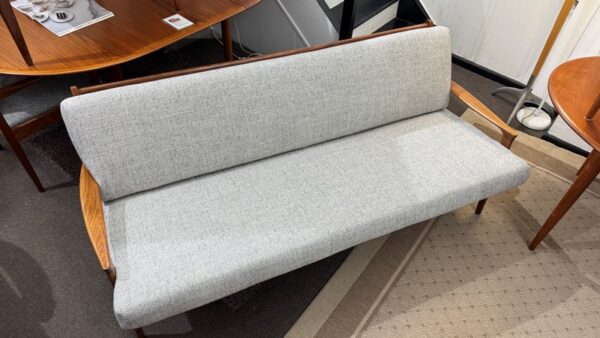 Genuine Parker Low Line 3-seater Sofa 1960’s - Image 4