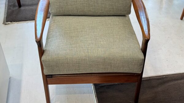 Parker RECLINER armchair - Image 3
