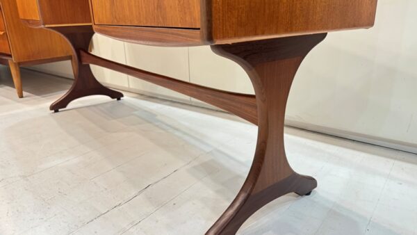 Mid-Century DESK by Victor Wilkins for G-Plan - Image 8