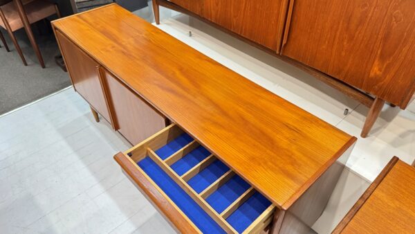 Parker Lip-Handle Sideboard - Image 3
