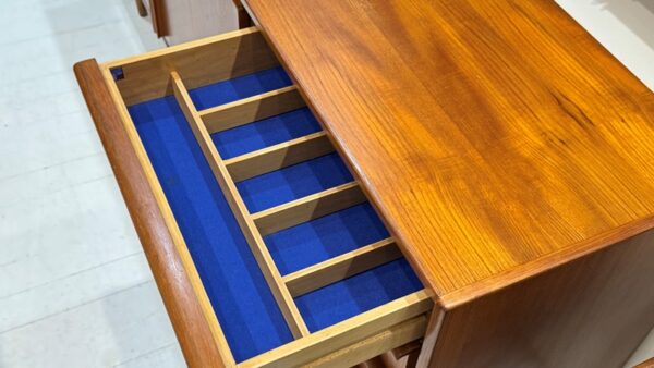 Parker Lip-Handle Sideboard - Image 4