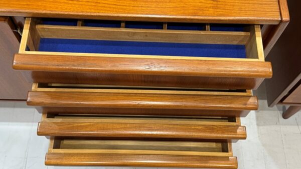 Parker Lip-Handle Sideboard - Image 5