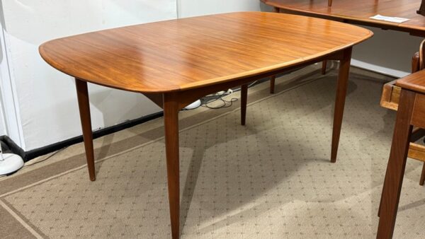 Parker *D-end* Extendable dining table