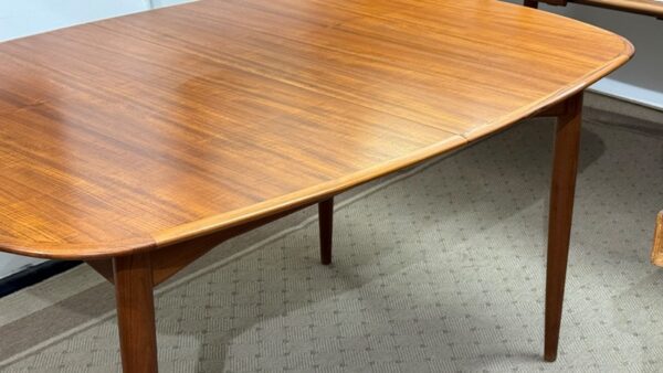 Parker *D-end* Extendable dining table - Image 2