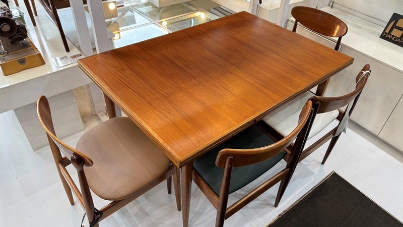 Parker Extendable Rectangular Table - Image 2