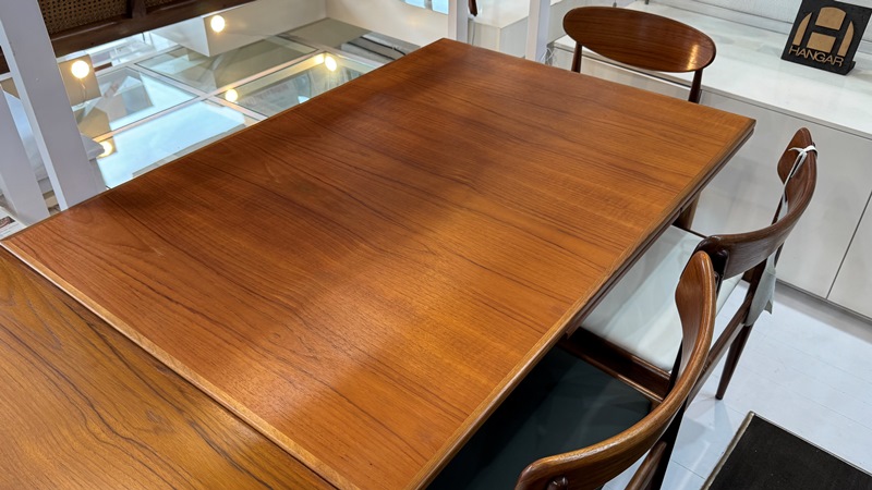 Parker Extendable Rectangular Table - Image 3