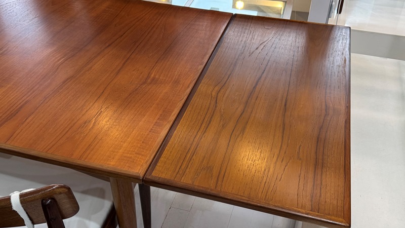 Parker Extendable Rectangular Table - Image 5