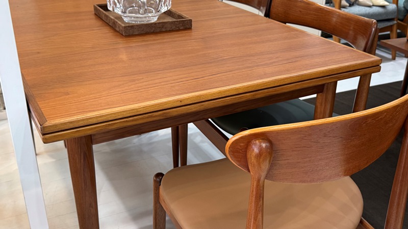 Parker Extendable Rectangular Table - Image 6