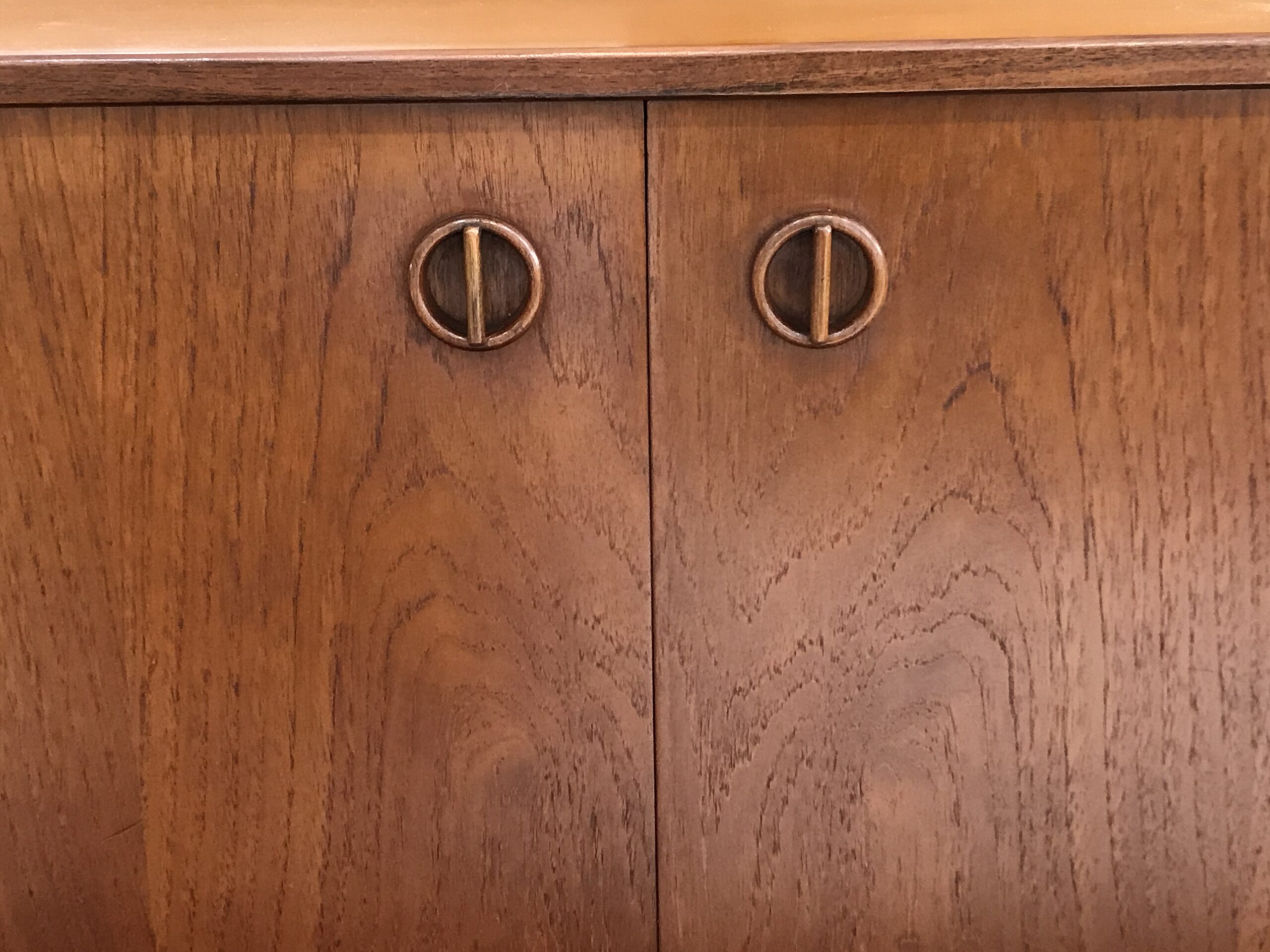 Mid Century XL Parker Cat’s-Eye Sideboard - Image 2