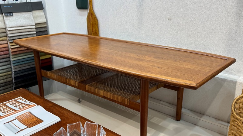 Rare Danish XL Mid-Century Coffee Table with rattan magazine shelve - Image 5